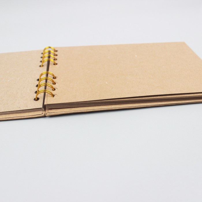 

bukuqu Scrapbook Hardcover A5 - Notebook/ Album Foto Bahan Kraft - Cover Polos