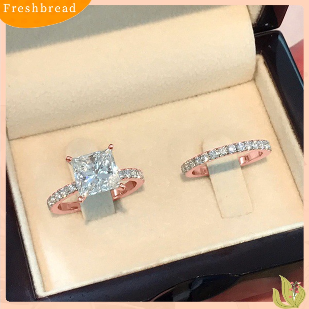 &lt; Freshbread &gt; 2 Pcs Cubic Zirconia Rings Shiny Square Faux Crystal Alloy Ring Elegan Perhiasan Aksesoris Temperamen Wanita Jari Cincin Set Pertunangan Hadiah Fashion Perhiasan