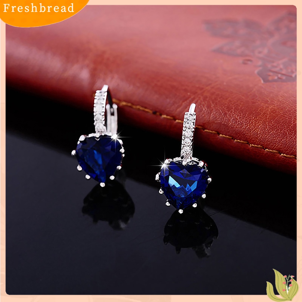 &lt; Freshbread &gt; Anting Berlian Imitasi Hias Desain Bentuk Hati Bahan Alloy Desain Bentuk Hati Leaverback Earrings Untuk Pesta