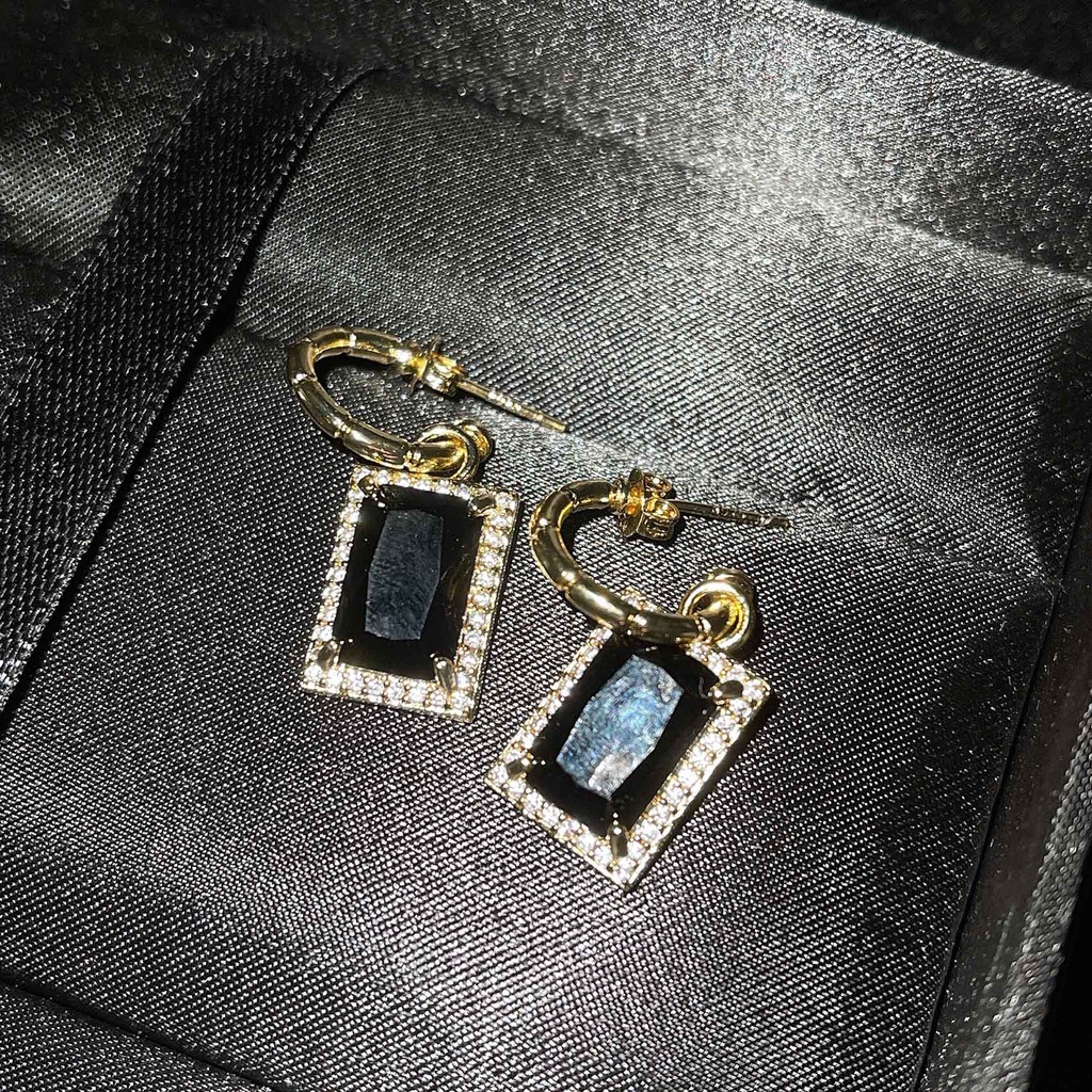 Goldkingdom Aksesoris Perhiasan Fashion Ready Stock Desain Mewah Ringan Segi Berlian-set Batu Permata Hitam Anting Cinta Anting Pejantan Berlapis Emas