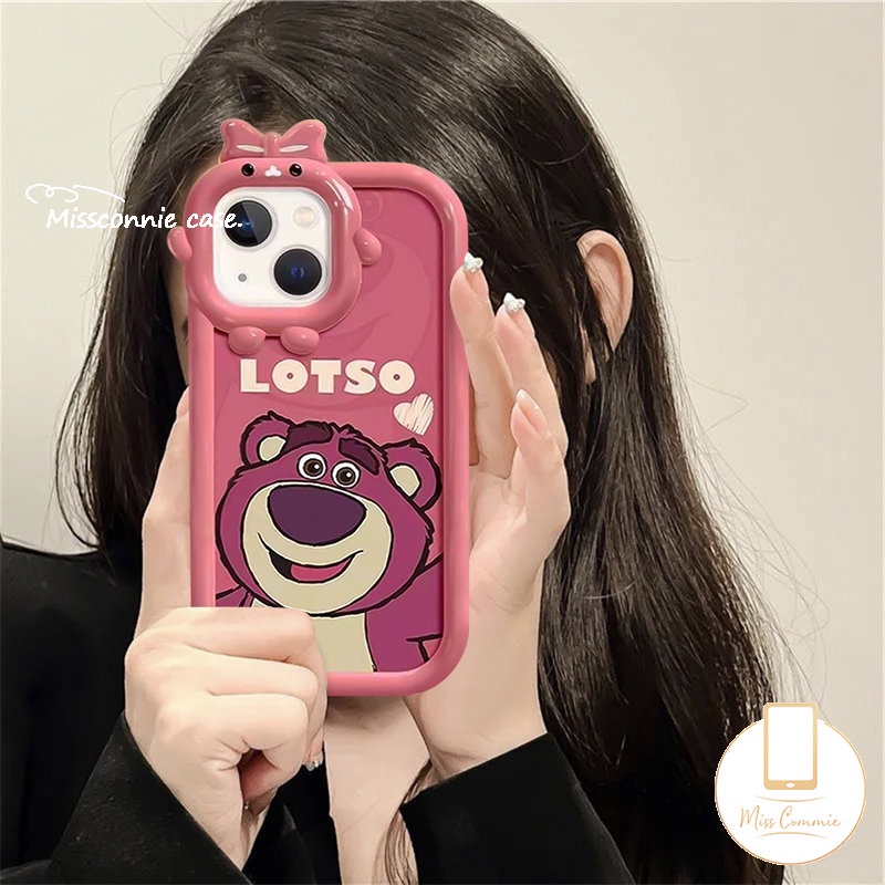 IPHONE Case Lensa Monster Kecil Ikatan Simpul 3D Kompatibel Untuk Iphone13 11 14 12 Pro Max 7Plus XR 87 6s 6 Plus XS Max X SE 2020 Pasangan Kartun Strawberry Bear Cute Manyo Soft Tpu Cover