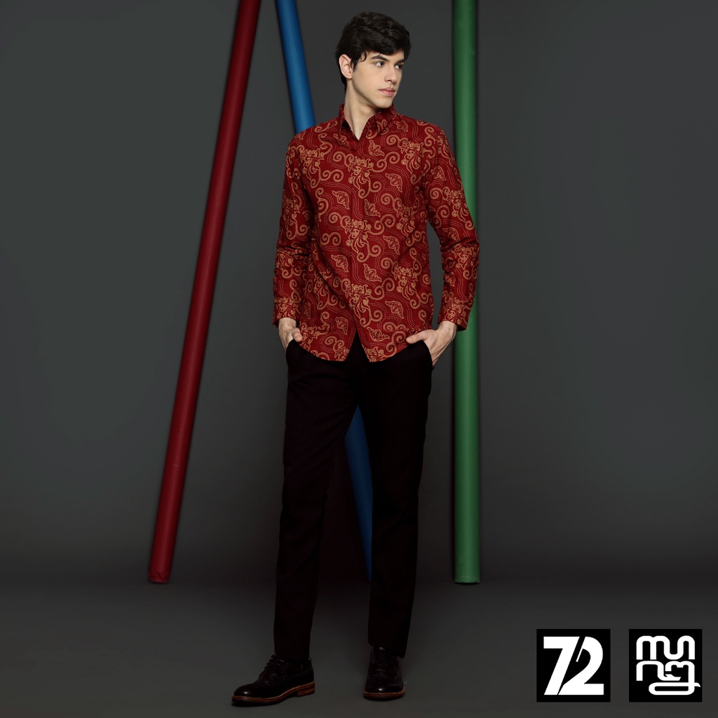 BAJU BATIK PRIA Kemeja Lengan Panjang Slimfit Premium Motif Fox Warna Merah 723693 Cap 72IL - Baju Kemeja Atasan Pakaian Setelan Batik Pria Cowok Laki Laki Remaja Keluarga Kantor Lengan Panjang Modern Slimfit Slim Fit Premium Kekinian