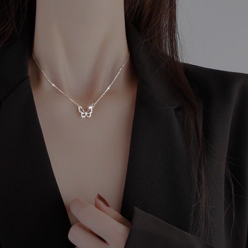 Kalung Berlian Kupu-Kupu Berongga ins Perempuan Trendi Influencer Temperamen Rantai Klavikula Desain Niche Kalung Mori Sederhana