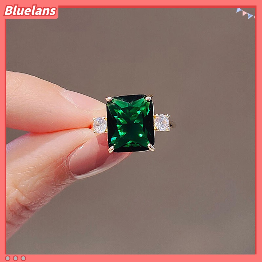 [BLS] Cincin Jari Gaya Sederhana Semua Pertandingan Berkilau Mempesona Efek Visual Ultra-Ringan Hias Alloy Wanita Simulasi Permata Batu Zamrud Ring Untuk Wanita