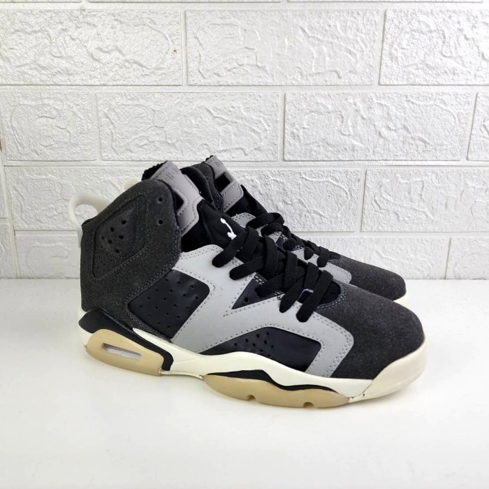 Sepatu Sneakers Nike Air Jordan 6 Retro Tech Chrome Black Grey