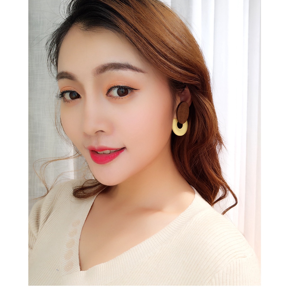 [FRA] Anting Kayu retro Modis fashion Wanita all-match oval ring log earrings Kepribadian Anting Panjang