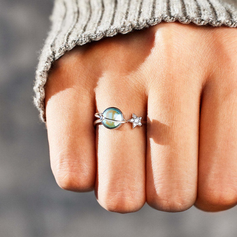 Cincin Planet Bulan Bintang Yang Dapat Diputar Baru Moonstone Rotating Anxiety Decompression Adjustable Finger Ring Untuk Wanita Perhiasan Hadiah