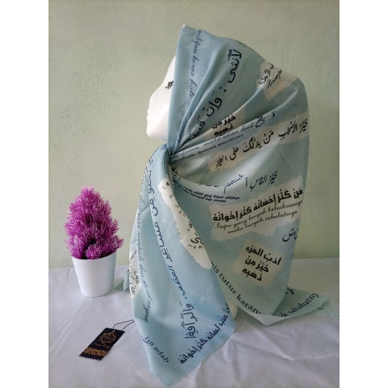 Kerudung Santri Cantik Kalam Hikmah Motif Koran Tulisan Kata Mutiara Jilbab Ngaji Pegon Tulisan Arab