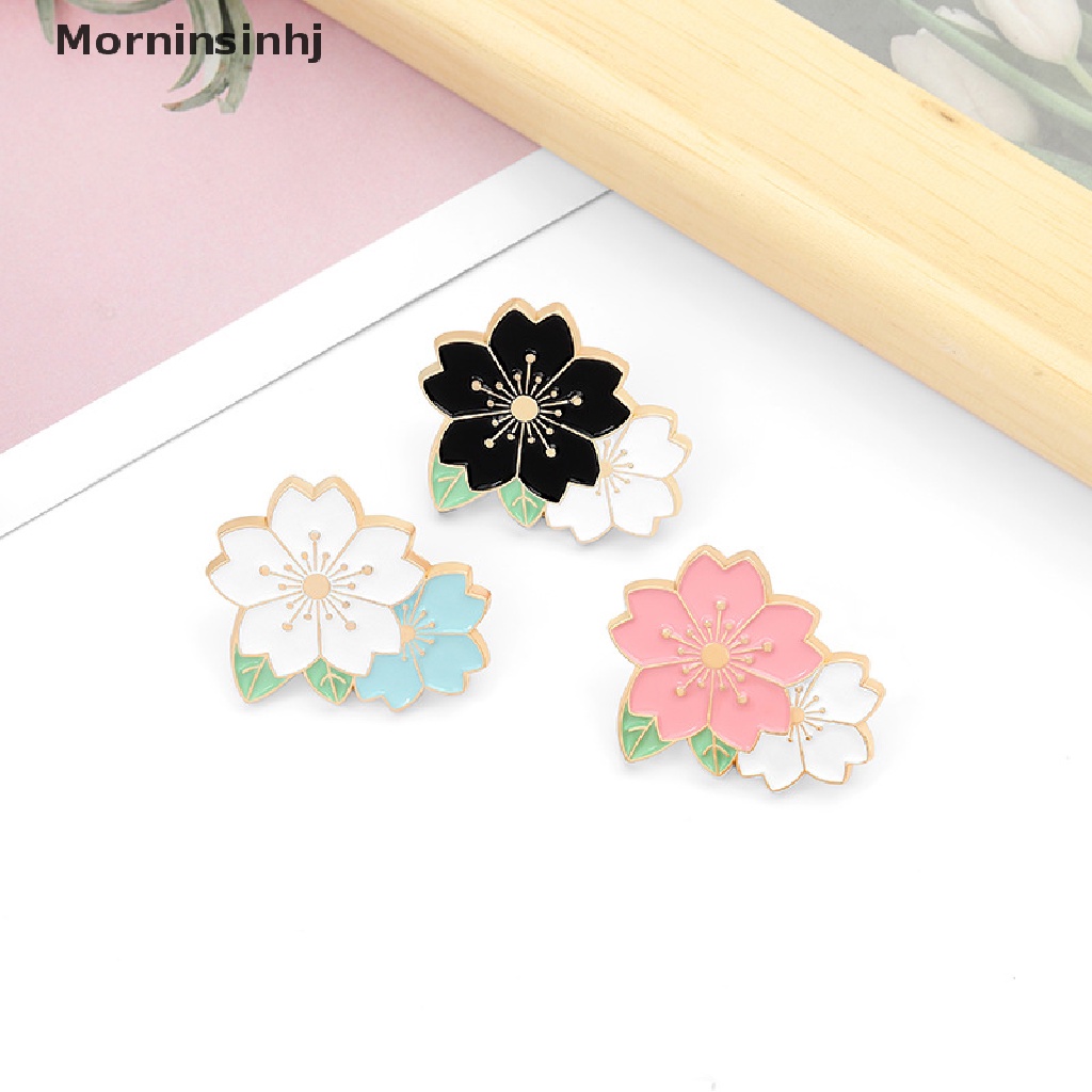 Mornin Sakura Enamel Pin Pink Putih Cherry Blossom Bros Tas Kerah Pin Kartun Bunga Lencana Perhiasan Hadiah Flower Pin id