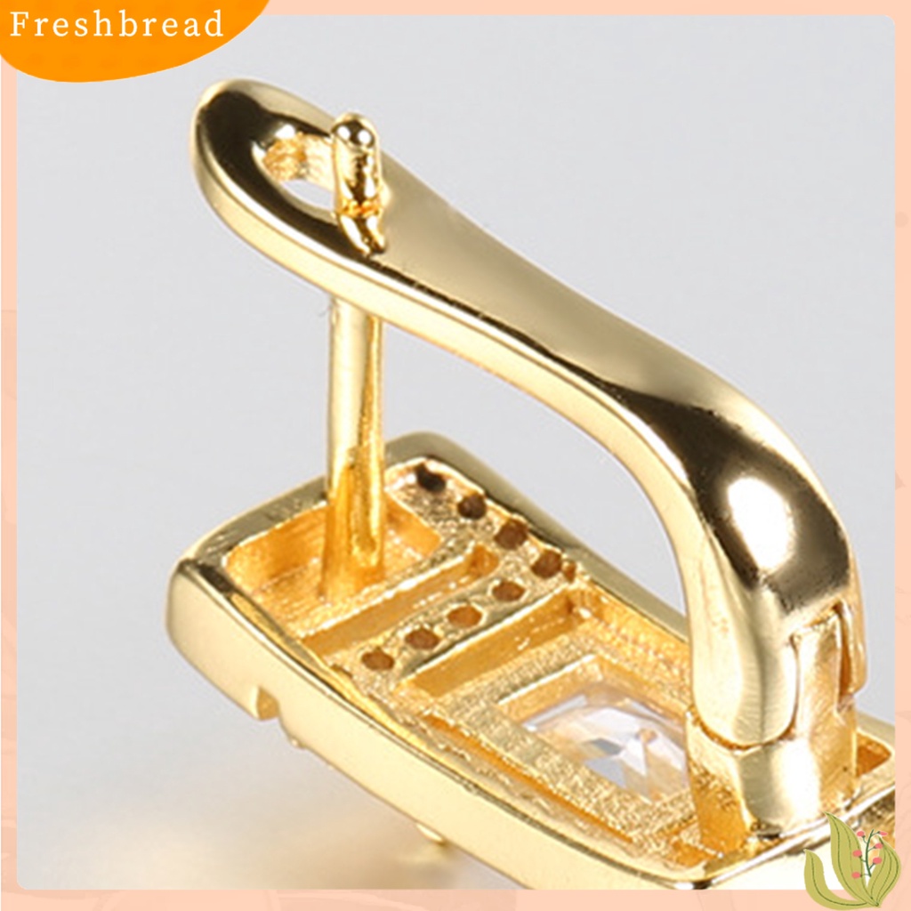 &lt; Freshbread &gt; 1pasang Anting Tusuk Bentuk Persegi Berlian Imitasi Perhiasan Fashion Penampilan Giwang Telinga Gaya Korea Untuk Pakaian Sehari-Hari