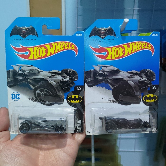 Hotwheels Hot Wheels Batmobile Batman Batman V Superman original matel