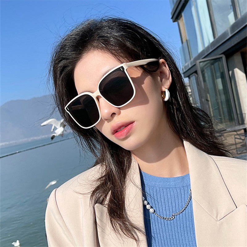 Uv400 Cool Metal Studs Sunglasses Kacamata Hitam Polarized Fashionable Untuk Pria Dan Wanita