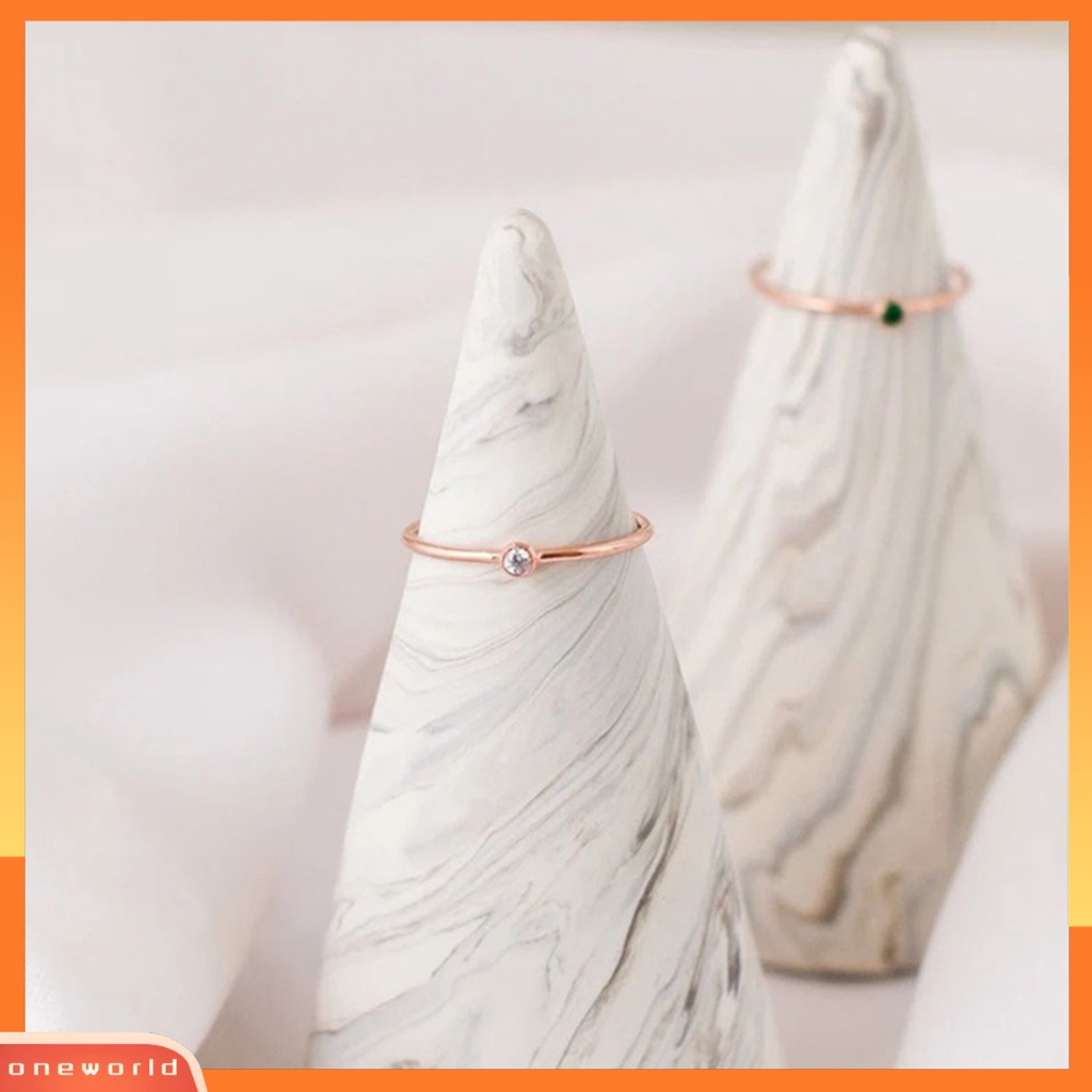 [EONE] Wanita Cincin Shiny Ultra-Ringan Tidak Iritasi Anti-Oksidasi Mempesona Efek Visual Dekoratif Stainless Steel Wanita Berlian Imitasi Pernikahan Ring Finger Band Untuk Perempuan