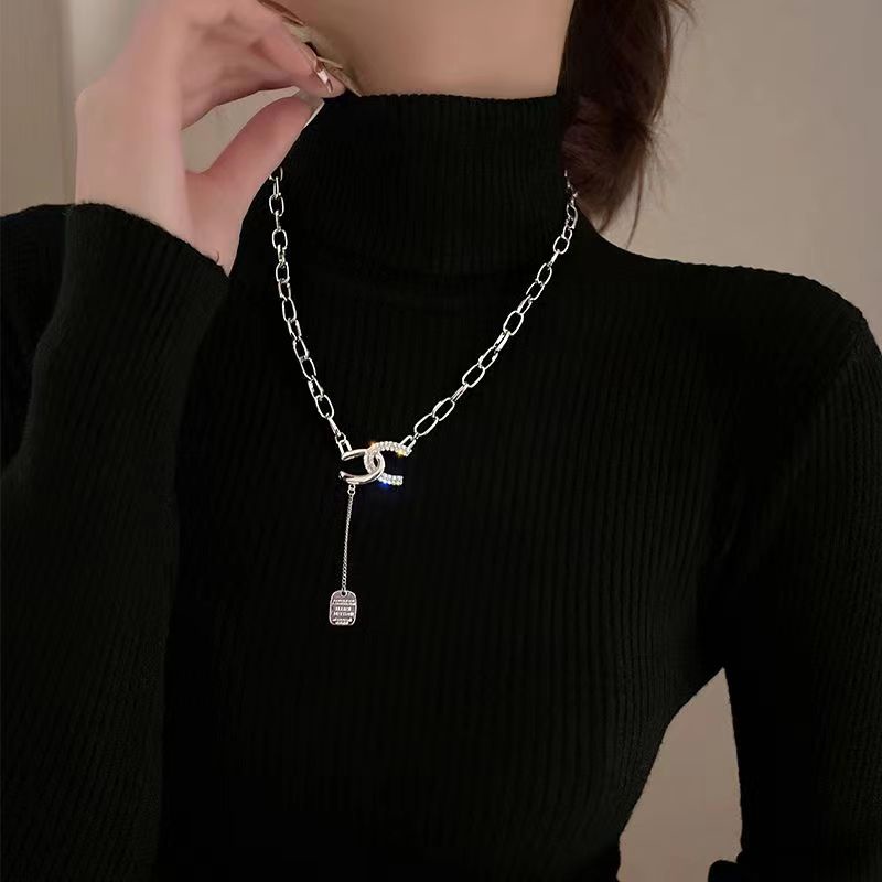 Eropa Amerika Desain Fashion Unik Ganda C Kalung Baja Titanium Anti Karat Berlian Mutiara Rantai Klavikula