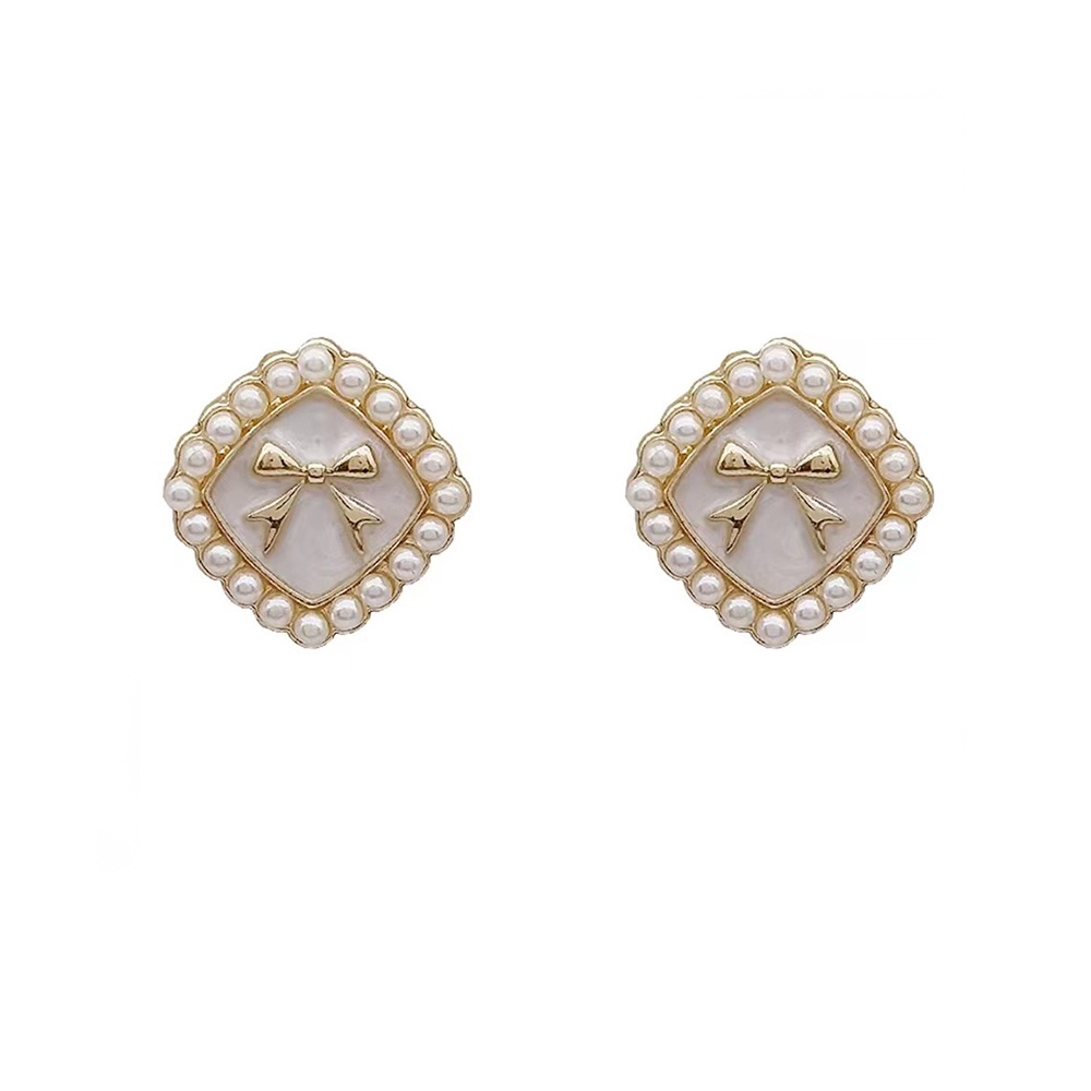 Anting Klip Telinga Persegi Ikatan Simpul Enamel Sederhana Perhiasan Geometris Non Tindik Untuk Wanita Simulasi Earcuff Mutiara
