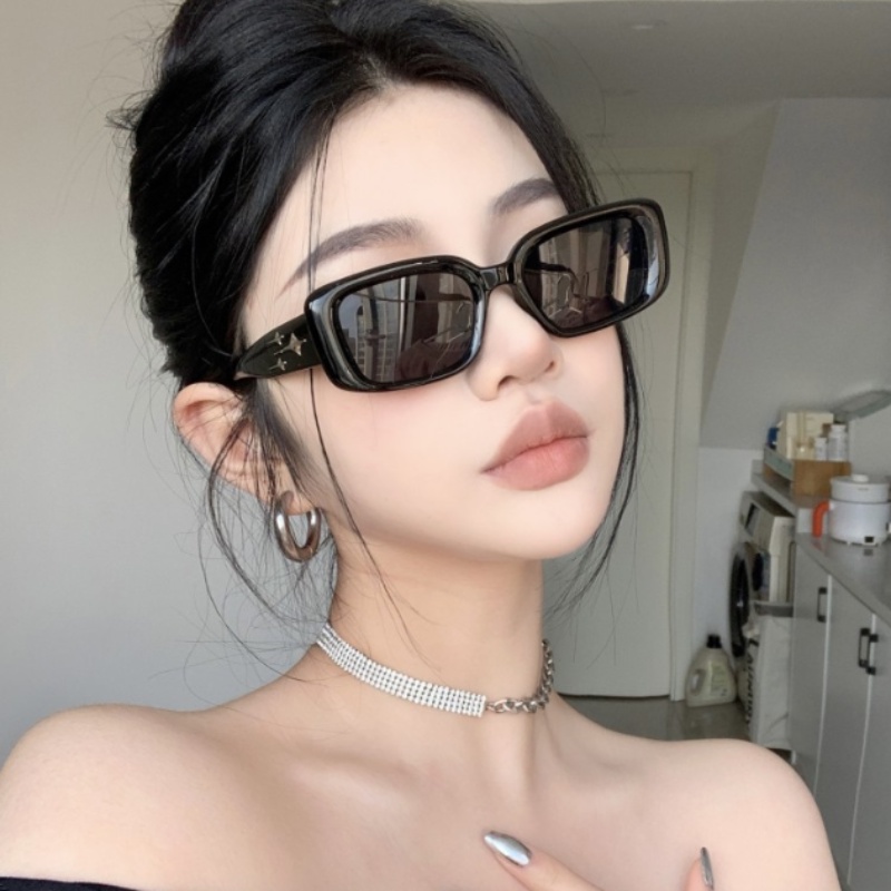 Papaozhu Chic Hitam UV400 Pelindung Persegi Panjang Kacamata Untuk Wanita Pria Trendi Anti Radiasi Mengemudi Kacamata Aesthetic Shades Outdoor Fashion Eyewear OOTD Ornaments