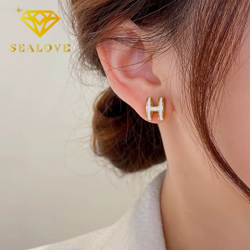 Anting Titanium Anti Karat dan Anti Luntur Huruf H Emas 18K Aesthetic Korea Aksesoris Wanita Perhiasan