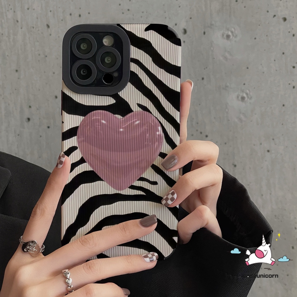 Art Zebra Stripe Love Heart Cute Little Monster Case Kompatibel Untuk iPhone XR 11 12 13 14 Pro MAX 7 8 Plus X XS MAX Kotak-Kotak Red Kisses Lips Tekstur Kulit Shockproof Cover