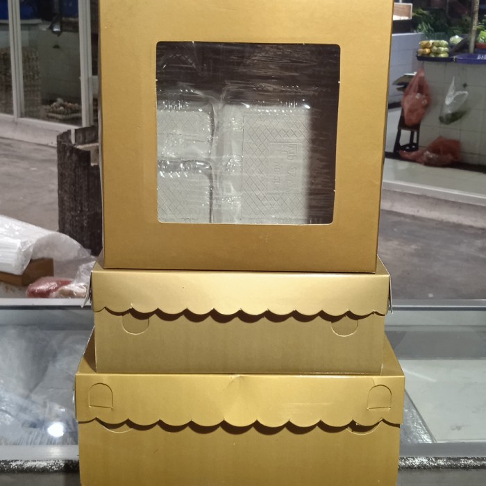 

Dus Box gold emas Kaca Bermacam varian 20x20 22x22 25x25 KUE - 18x18