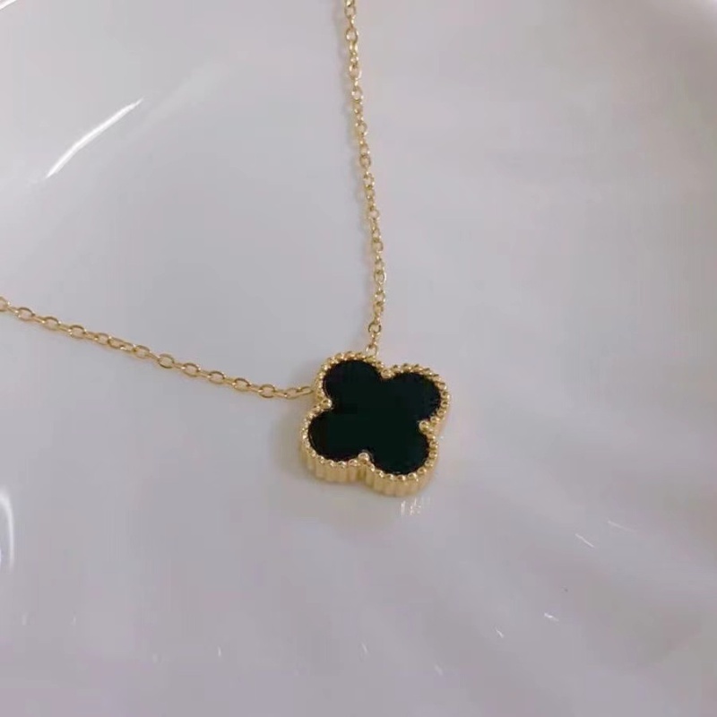 Fashion Baja Sederhana Titanium Four-Leaf Clover Kalung Perempuan Emas Clover Pendant Rantai Klavikula Aksesoris Hadiah