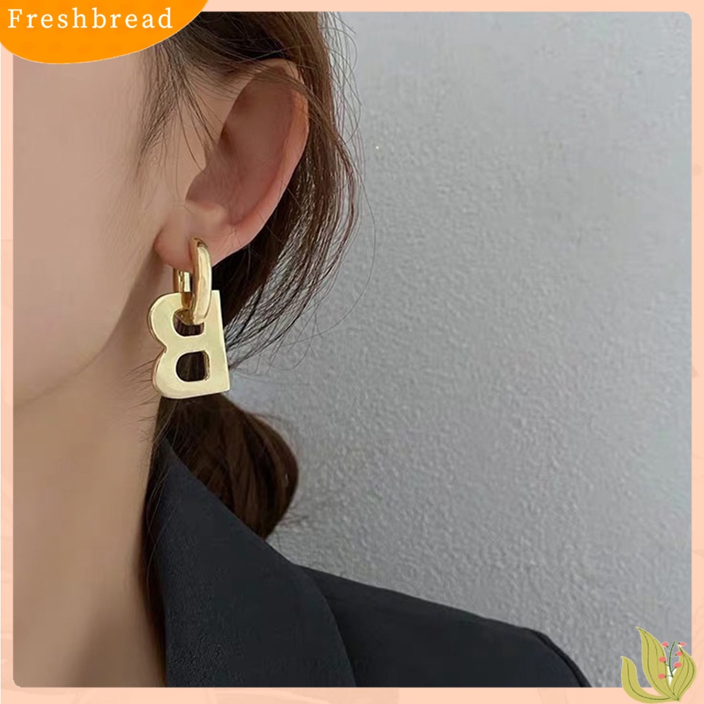 &lt; Freshbread &gt; 1pasang Anting Menjuntai Logam B Huruf Dekorasi Perhiasan Berlebihan Semua Pertandingan Anting Liontin Untuk Pacaran