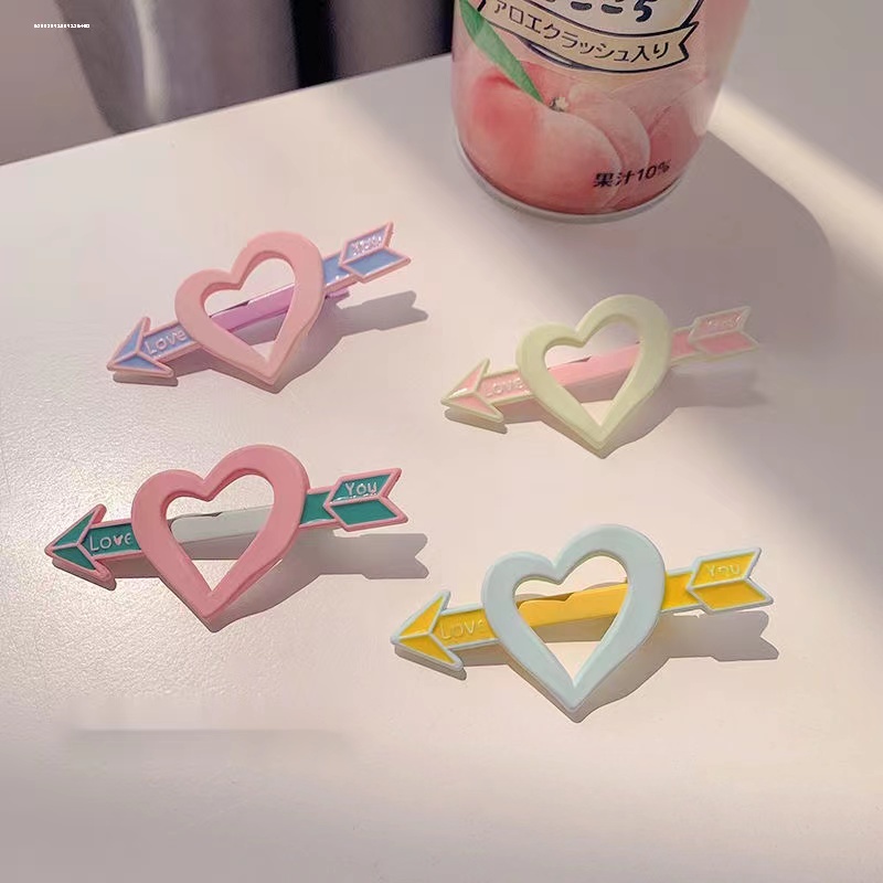 Satu Panah Memakai Klip Hati Aksesoris Rambut Siswa Lucu Gadis Liar Cinta Klip Rambut Klip Rambut Manis