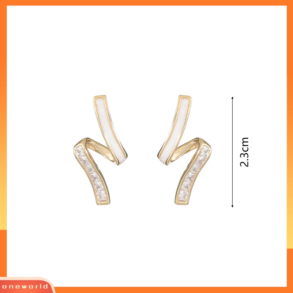 [EONE] 1pasang Anting Stud Vintage Berlian Imitasi Bentuk Geometris Warna Tinggi Pengikat Tahan Aus Dekorasi Gaya Perancis Elegan Bentuk Z Wanita Earrings Aksesoris Pakaian