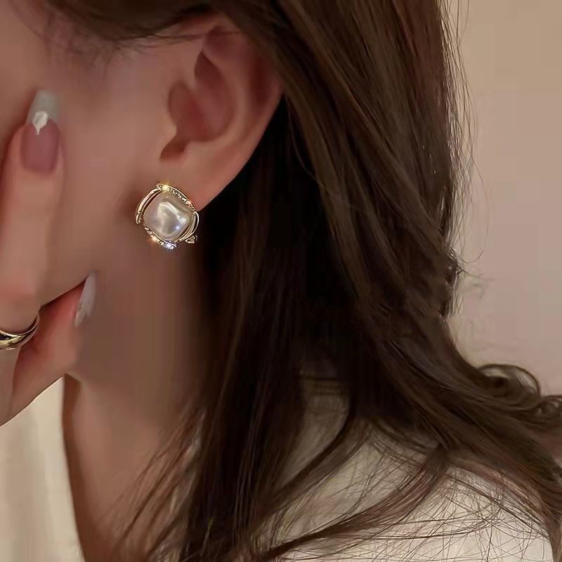 Anting Mutiara Berwarna Persegi Berlian Berkilau lady Korea