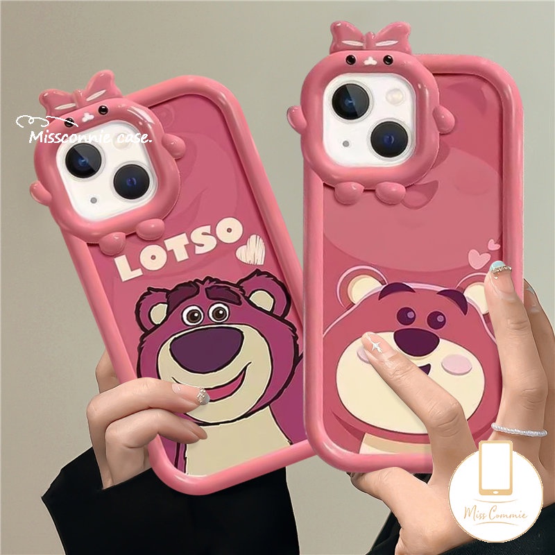 IPHONE Case Lensa Monster Kecil Ikatan Simpul 3D Kompatibel Untuk Iphone13 11 14 12 Pro Max 7Plus XR 87 6s 6 Plus XS Max X SE 2020 Pasangan Kartun Strawberry Bear Cute Manyo Soft Tpu Cover