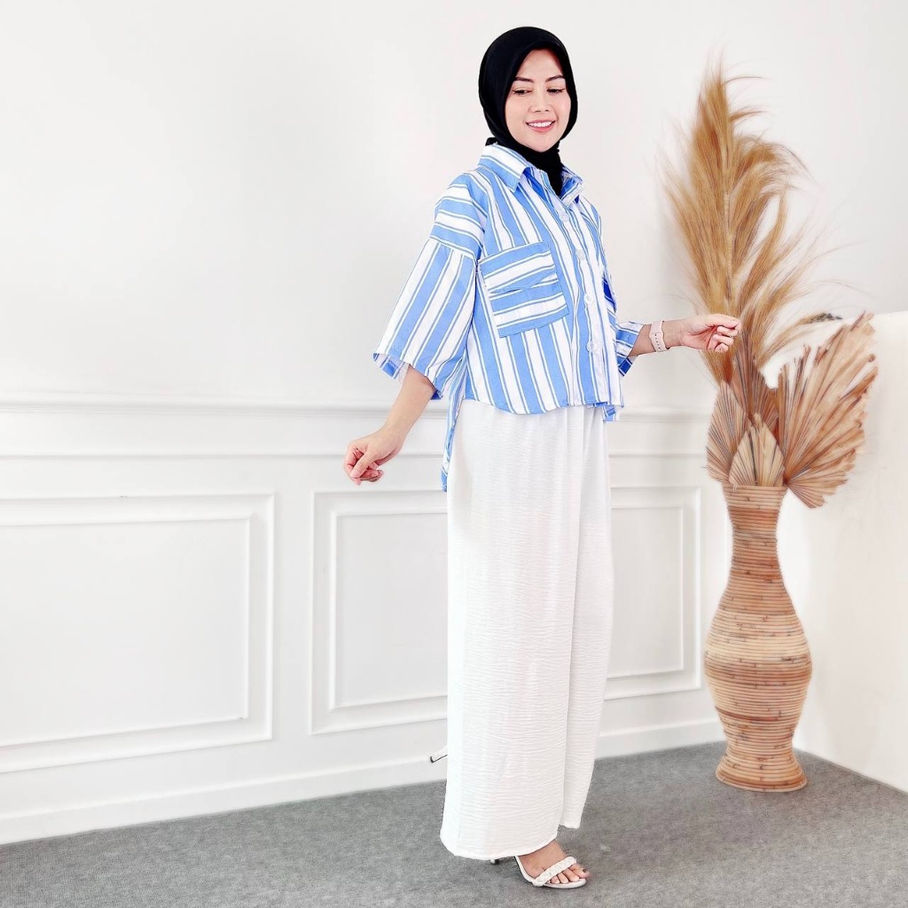 BEFAST - ZEC OOTD WANITA KEMEJA NAMI / Hersa Top / Hem Stripe Wanita Terbaru / Pakaian Kekinian Remaja ABG Trendy / Fashion Wanita Casual / Kemeja Motif Garis-Garis / Terlaris