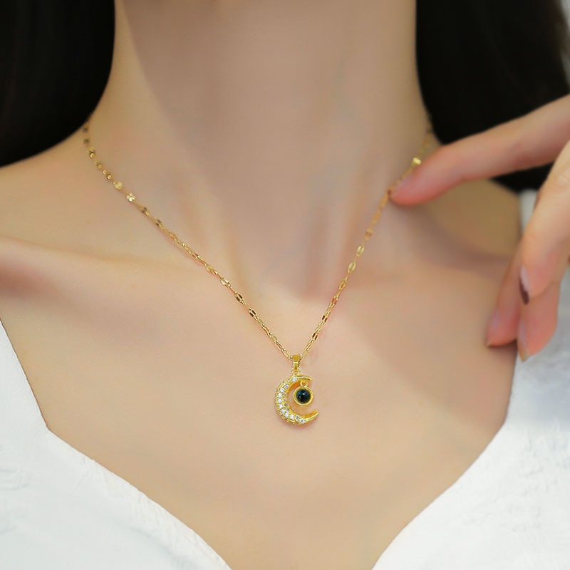 Xiaoboacc Titanium Steel Wanita Gadis Mewah Zirkon Bulan Emas Rantai Choker Kalung