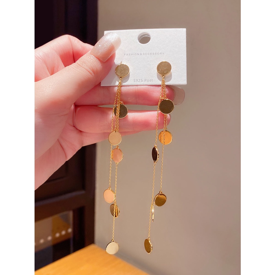 Goldkingdom Aksesoris Perhiasan Fashion Ready Stock Anting Rumbai Panjang Bulat Kecil Desain Perempuan Rasa Niche Kepribadian Anting Ramping.