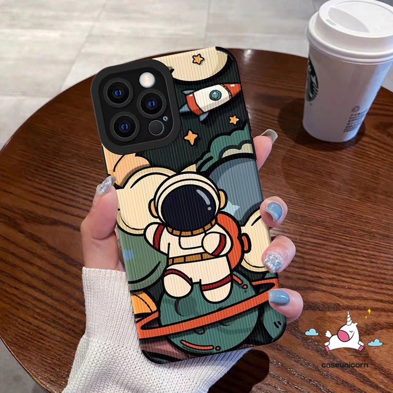 IPHONE Casing Ponsel NASA Astronot Kartun Lucu Kompatibel Untuk Iphone14 11 12 13 Pro MAX XR 7 8 Plus X XS MAX 7Plus Tekstur Kulit Mewah Silicon Lembut Shockproof Cover