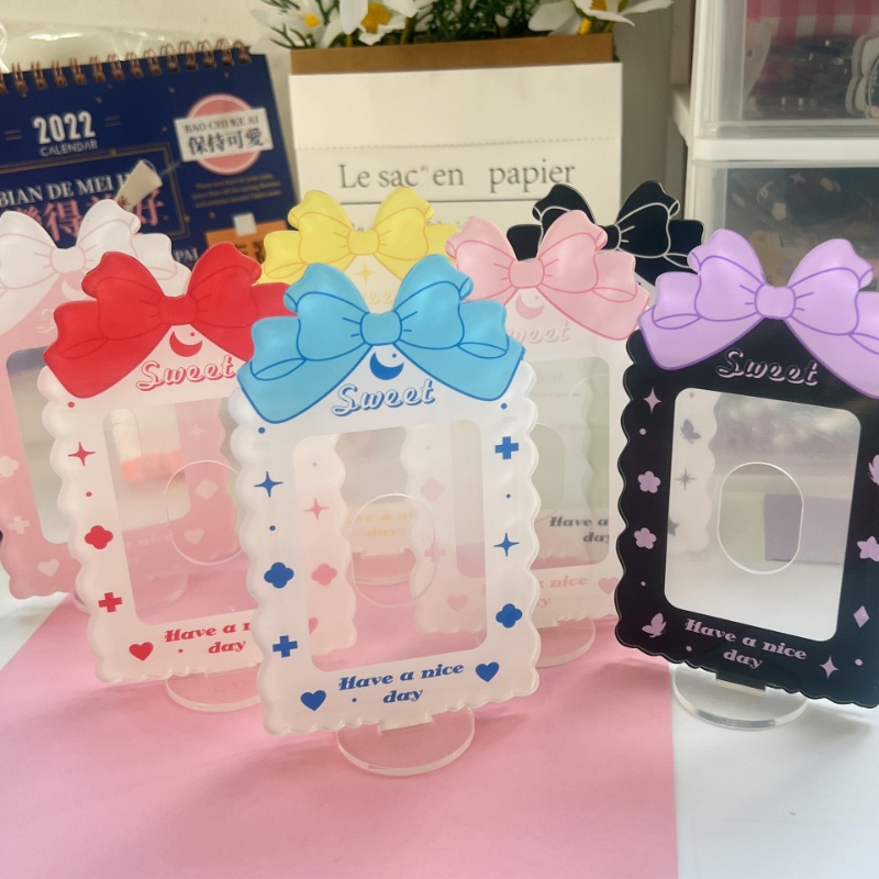 Bingkai Foto Display Akrilik 3inch Kawaii Bow Color Card Holder Idol Photocard Pelindung Case Dekorasi Desktop