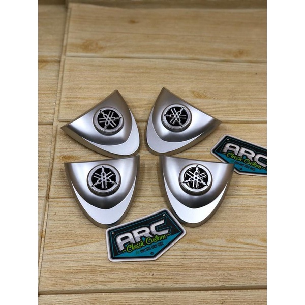 Emblem Logo Silver Panel Depan Yamaha FIZ R F1ZR VEGA R LAMA emblem dasi fiz r vega r lama