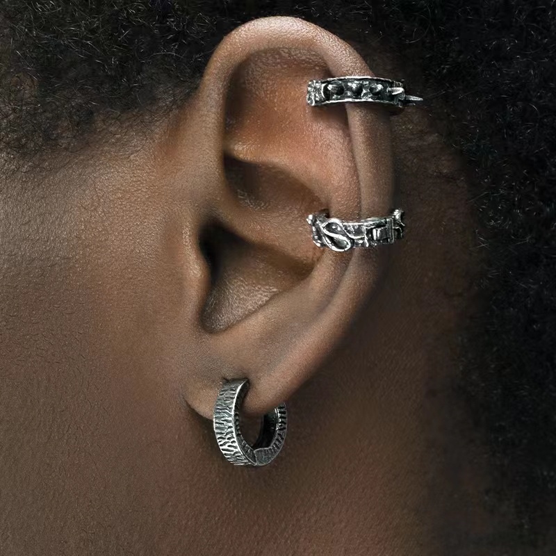 Anting Hoop Jarum Tengkorak Hitam Vintage Untuk Pria Punk Rivet Gaya Rock Skeleton Earring Aksesoris Perhiasan Laki-Laki