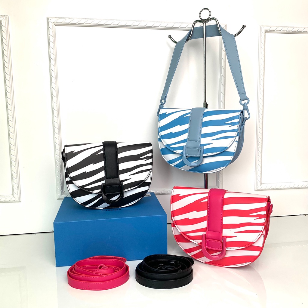 TAS WANITA IMPORT BRANDED CK973 MOTIF ZEBRA STRIP PREMIUM SLING BAG