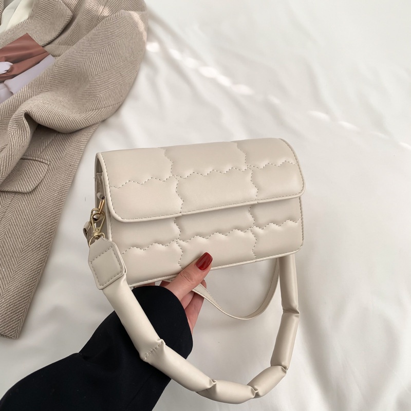 Tas wanita import berkualitas harga grosir bisa cod Selebriti Internet Musim Dingin Kecil Segar Tas Wanita 2023 Baru Sederhana Portabel Tas Persegi Kecil Fashion Bahu Kasual Tas Persegi Kecil