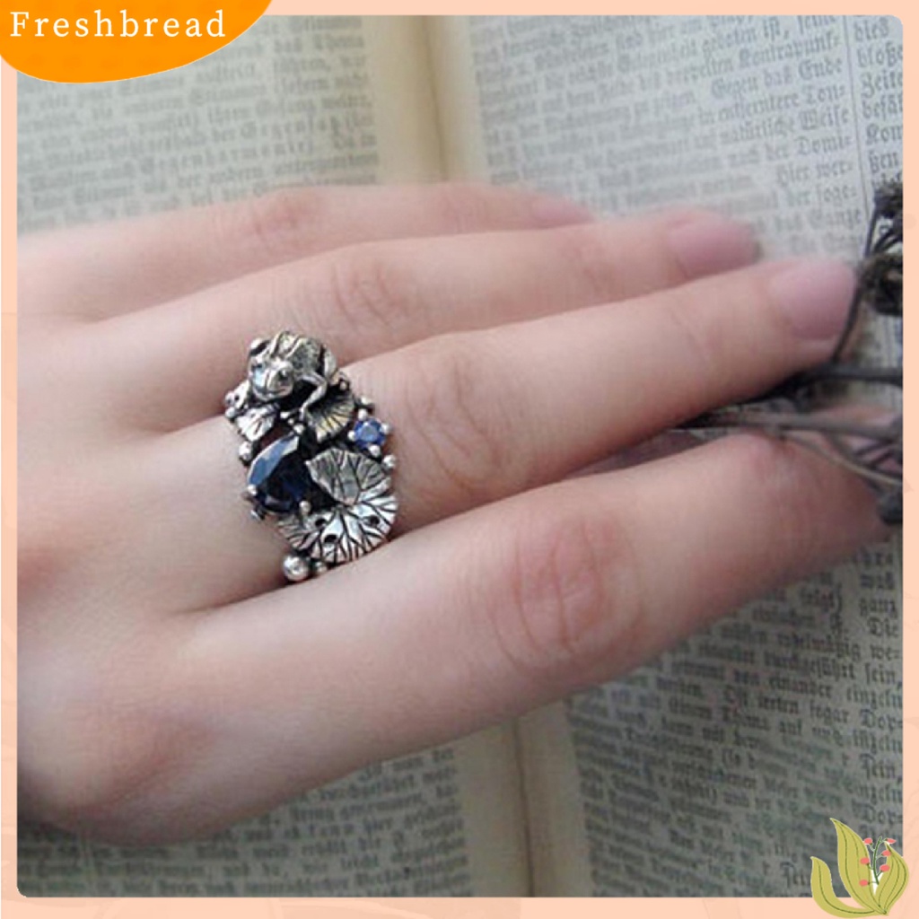 &lt; Freshbread &gt; Cincin Lotus Motif Katak Hadiah Perhiasan Tembaga Punk Berlian Imitasi Hollow Finger Band Untuk Wanita