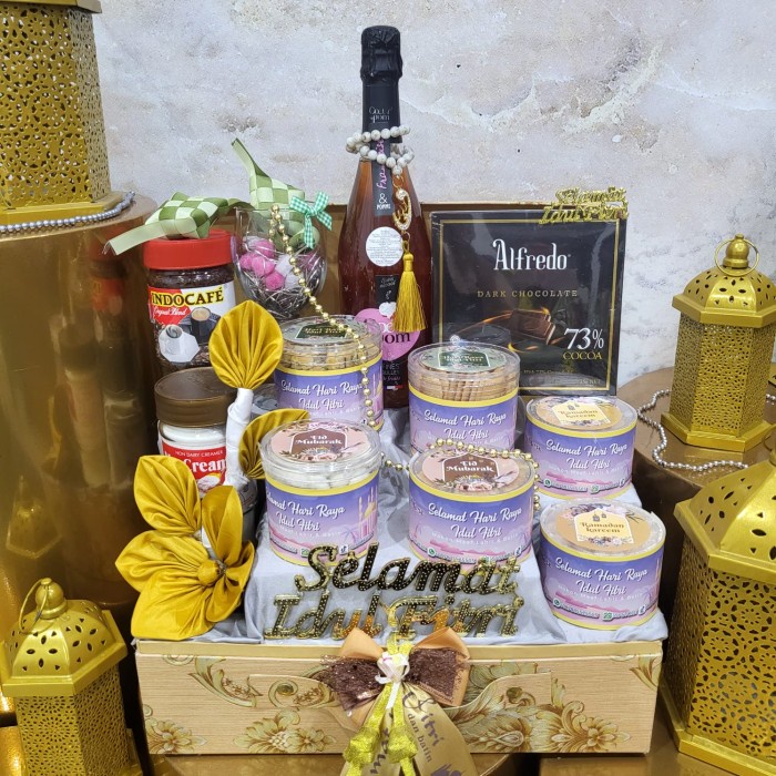 

Paket Dekorasi Lebaran Idul Fitri Hampers Parcel Hadiah Kue Kering 084