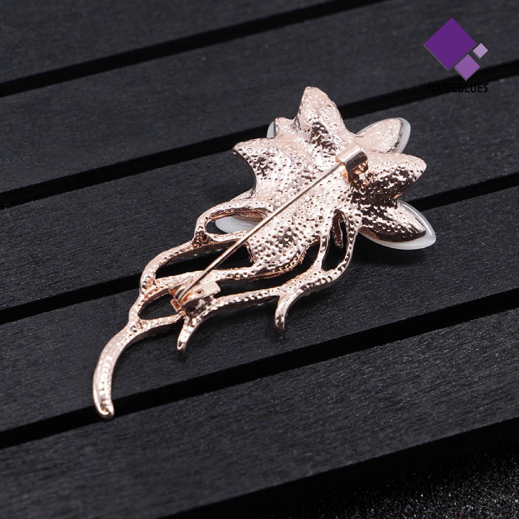 &lt; Naiveblues &gt; Brooch Pin Bros Bunga Wanita Bahan Alloy Mengkilap Untuk Perjamuan