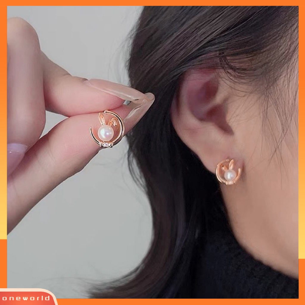 [EONE] 1pasang Anting Pejantan Bersinar Berbentuk Bulan Kelinci Dekorasi Electroplating Polishing Dekorasi Tahan Luntur Perempuan Mewah Stud Earrings Aksesoris Pakaian