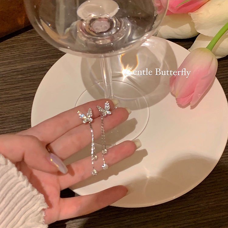 Ay (CN) Anting Kupu-Kupu Kristal Bersinar Silver Rumbai Drop Earring Untuk Aksesoris Perhiasan Wanita