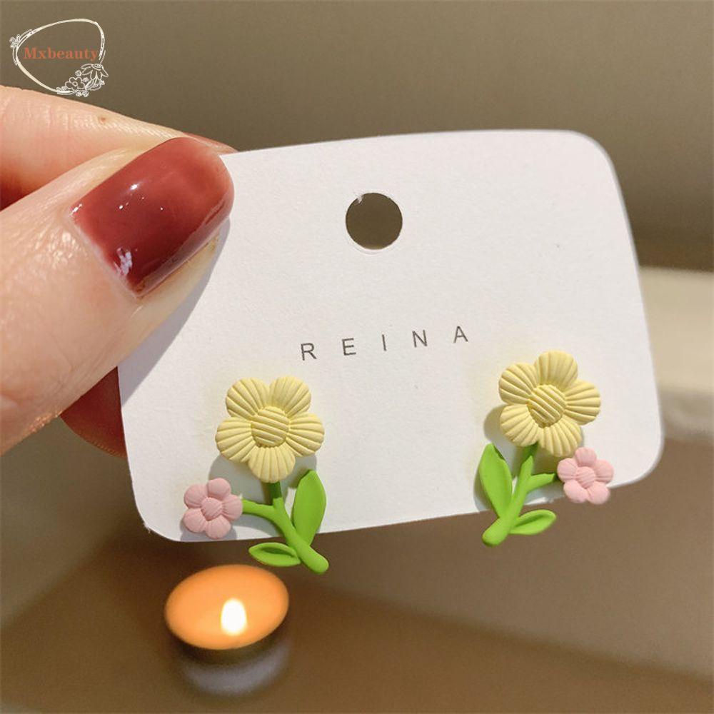 Mxbeauty Anting Pejantan Bunga Bersinar Manis Pesta Desain Fashion Temperamen Lady Wanita Perhiasan