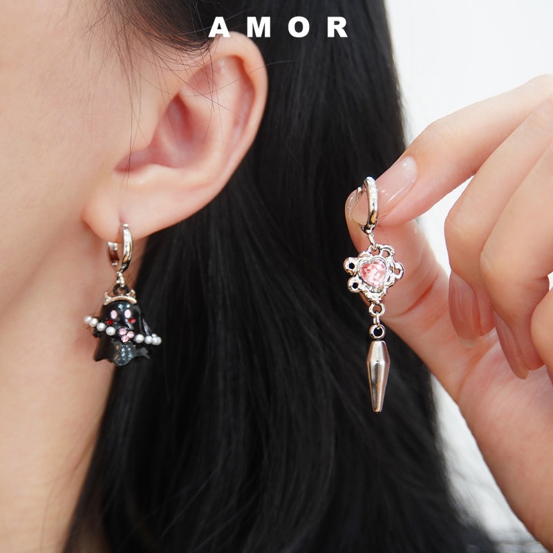 Anting Asimetris Paku Keling Kartun Hantu Love