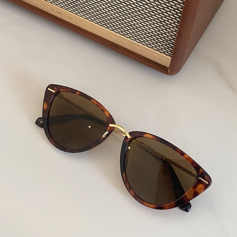 (YUZHU) Mode Barat Bingkai Kecil Mata Kucing Kacamata Hitam Untuk Wanita Vintage Leopard Coklat Babes Sunglasses