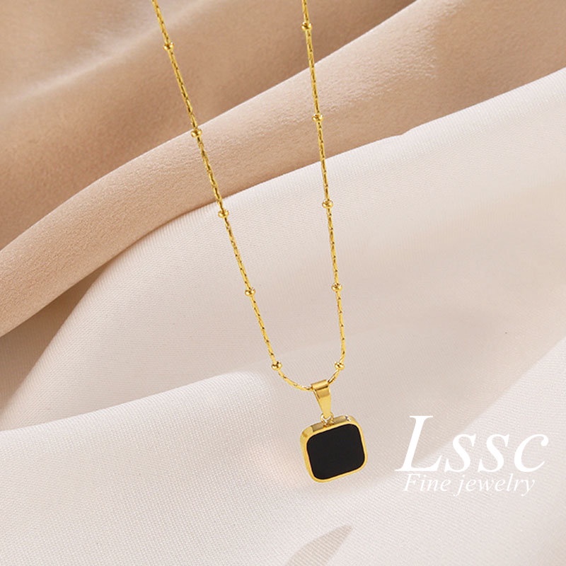 Kalung Titanium Wanita Persegi Hitam Korea Aesthetic Emas 18K Anti Karat Fashion Aksesoris Perhiasan