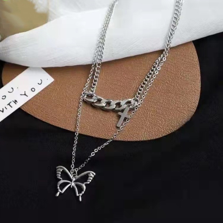 Kalung Double Layer Perempuan Gaya Baru Desain Niche Salib Kupu-Kupu Rantai Klavikula ins Hip Hop Keren