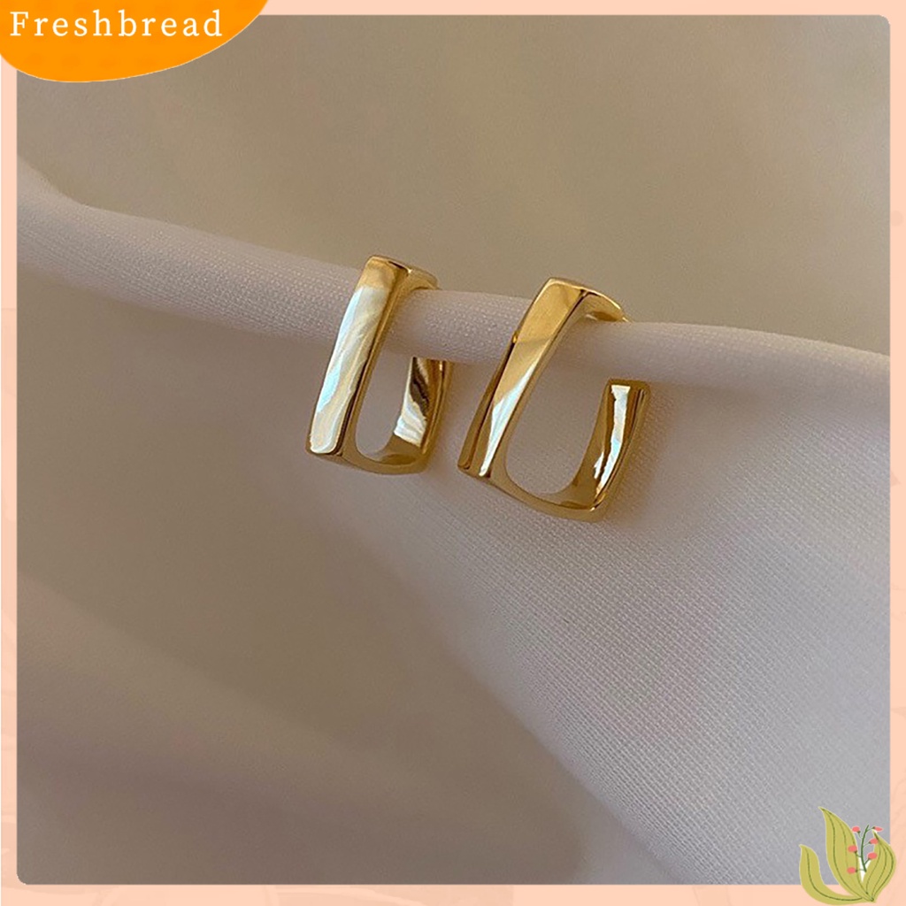 &lt; Freshbread &gt; 1pasang Anting Hoop Pengerjaan Halus Tahan Aus Tidak Alergi Temperamen Yang Sangat Baik Tidak Sakit Memakai Hiasan Telinga Geometris Perempuan Anting Pejantan Trendi