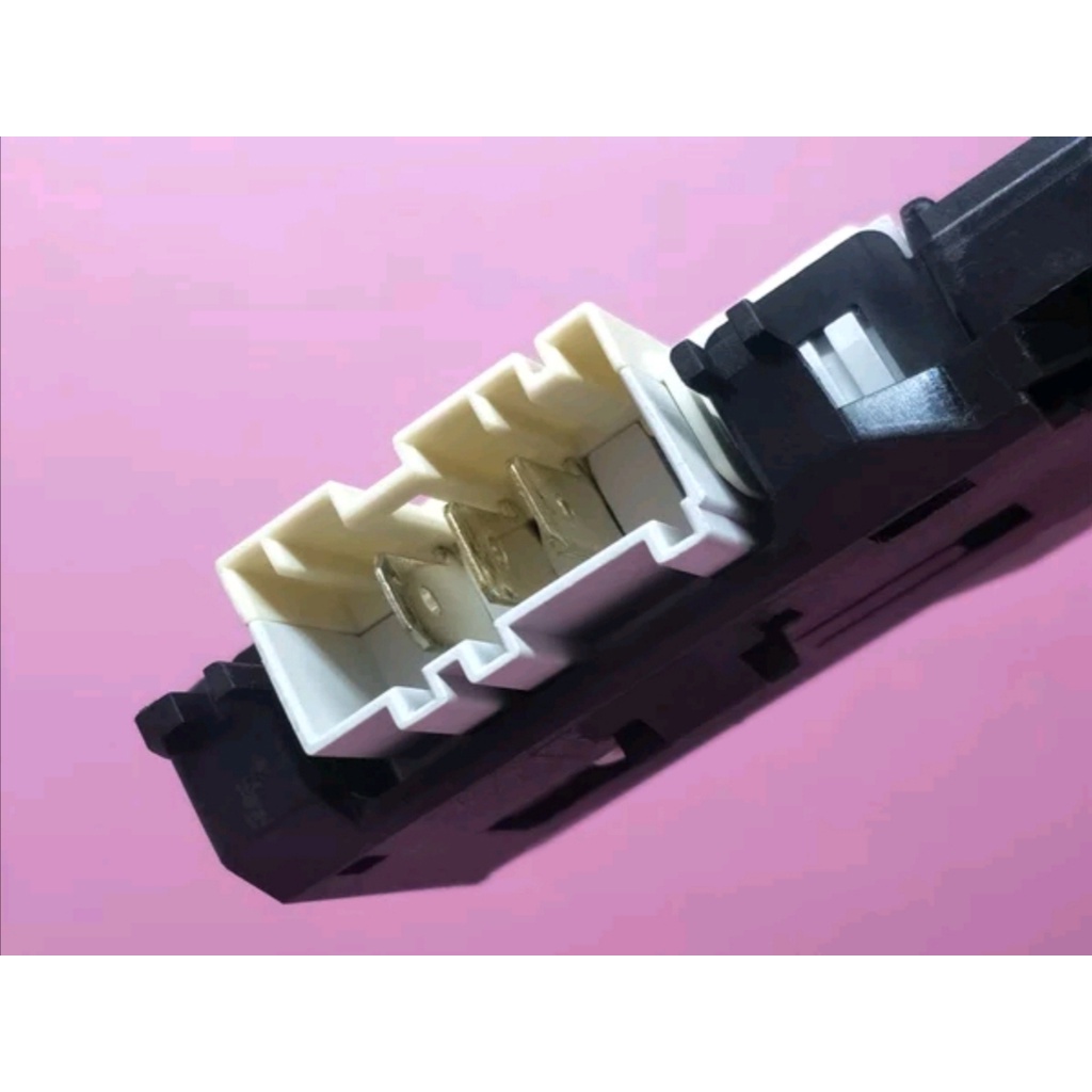 DOOR LOCK MESIN CUCI ELECTROLUX EWF560 EWF878 EWF879 EWF10751 EWF85761 EWF8576 EWF85661 EWP85742 EWF